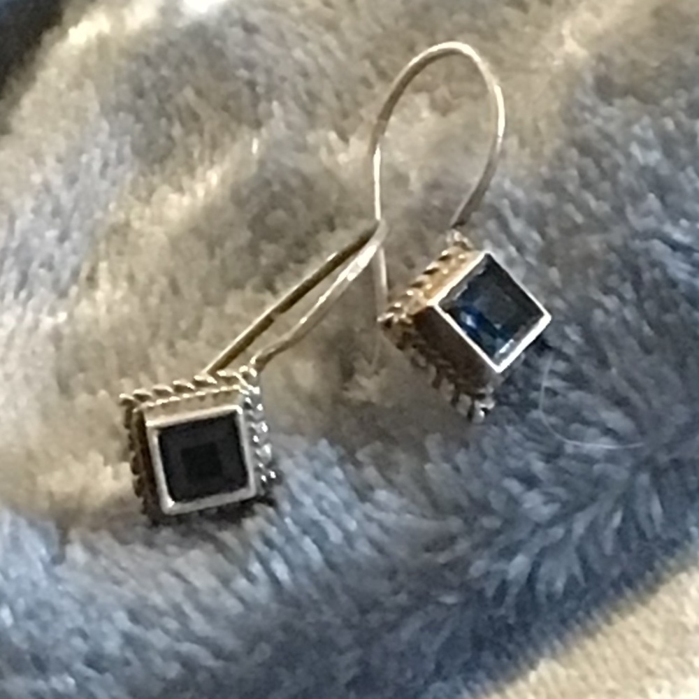 Sapphire / sterling earring
